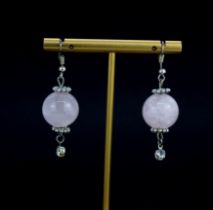 A pair of white metal and rose quartz drop earrings, L. 5cm.