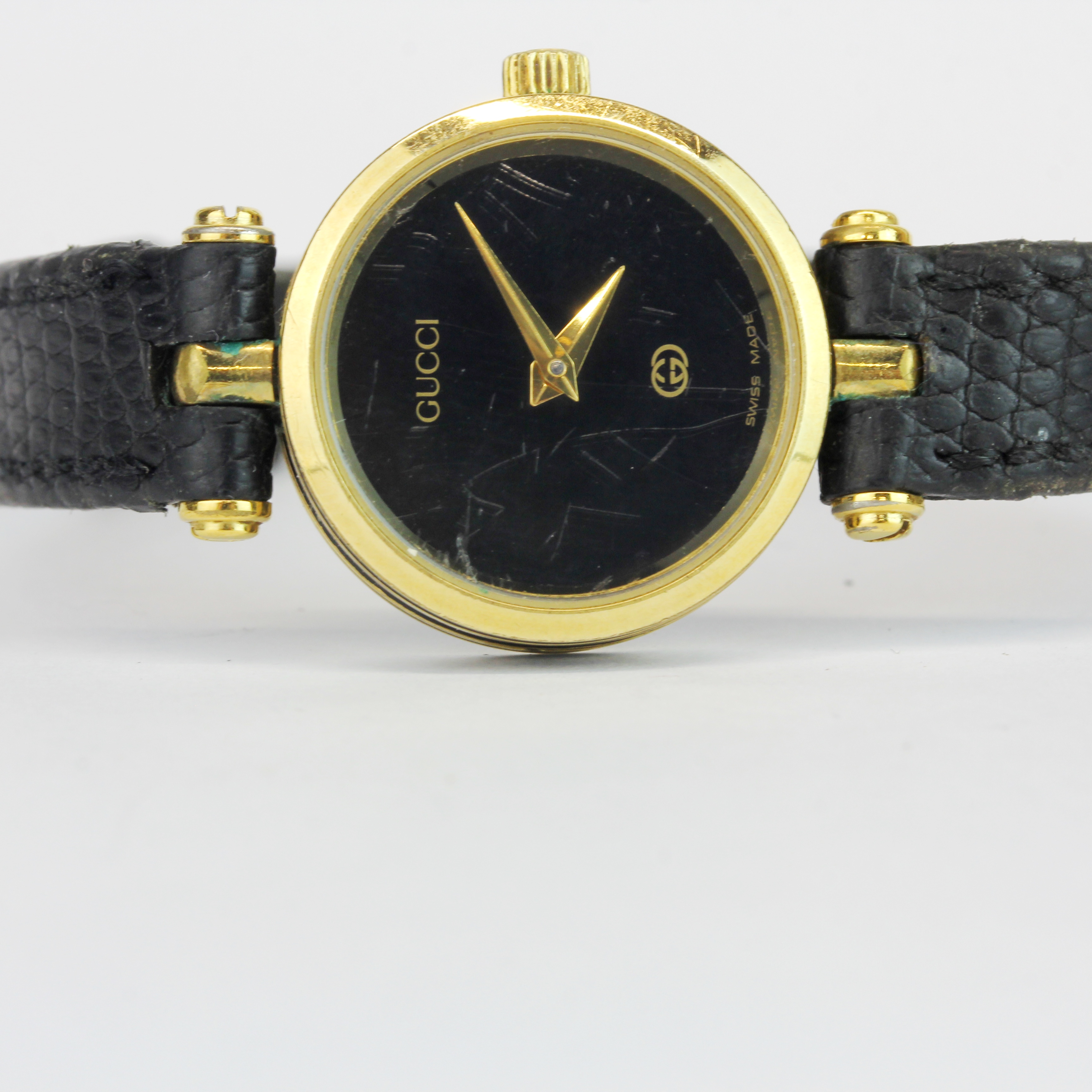 A lady's Gucci fashion wristwatch. - Image 2 of 3