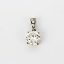 A hallmarked 9ct yellow and white gold pendant set with white stones, L. 2.4cm.
