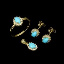 A suite of pair earrings, pendant and ring, silver gilt set with cabochon cut turquoises, (N).