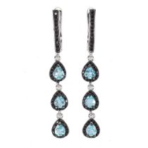 A pair of 925 silver drop earrings set with pear cut apatite's and black spinels, L. 4.9cm.