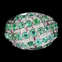 A 925 silver ring set with emeralds and rodolites, (N).