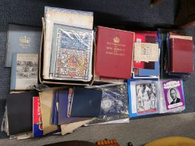 A very large quantity of royalty related memorabilia.