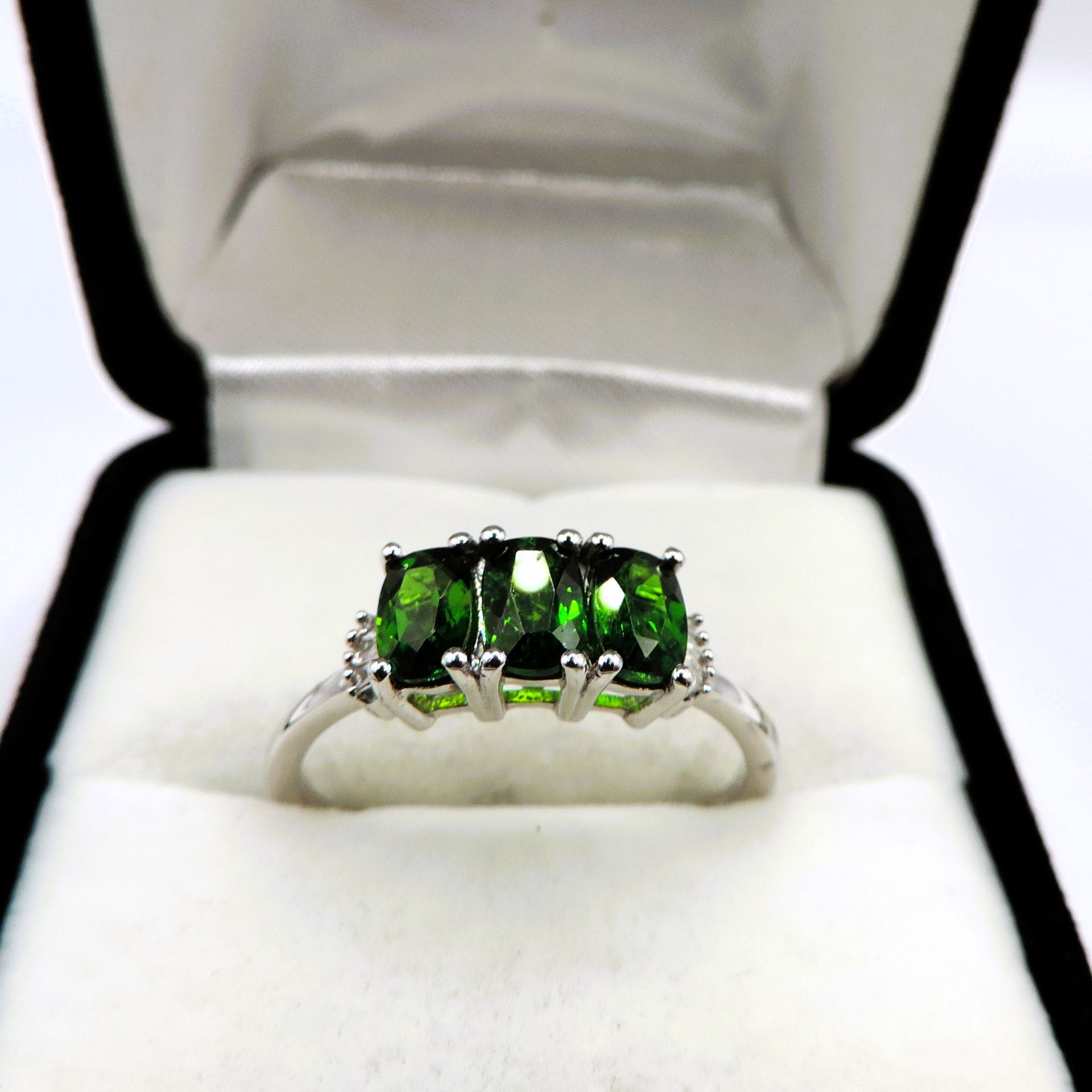 Sterling Silver Green Tourmaline Ring New With Gift Pouch. A stunning ring in sterling silver set wi