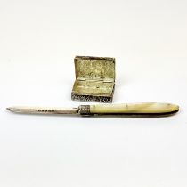 A hallmarked and mother of pearl fruit knife, L. 8.5cm. together with a .800 silver snuff box.