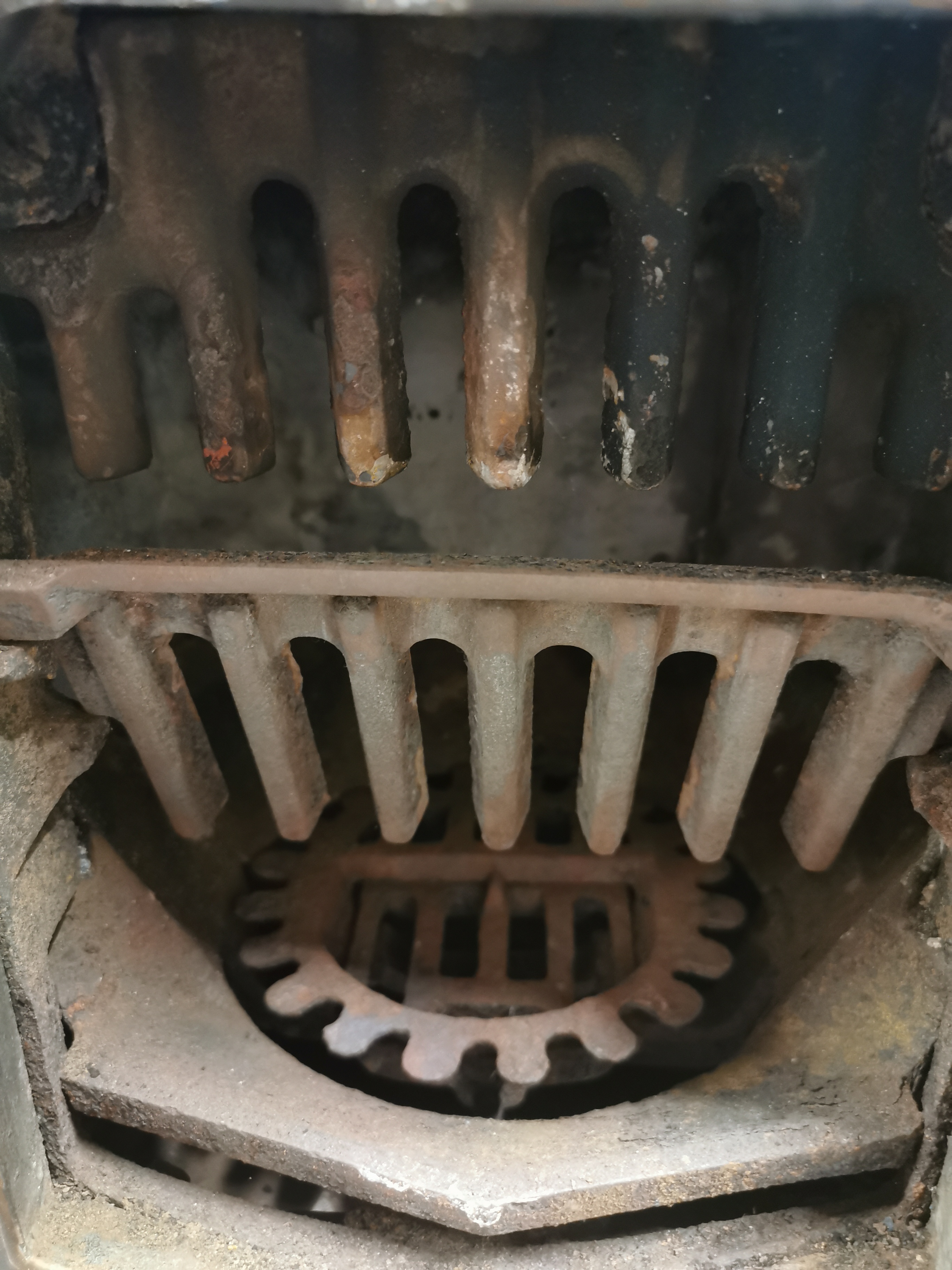 An antique French brown enamelled wood burning stove, 65 x 40 x 30cm. - Image 8 of 15