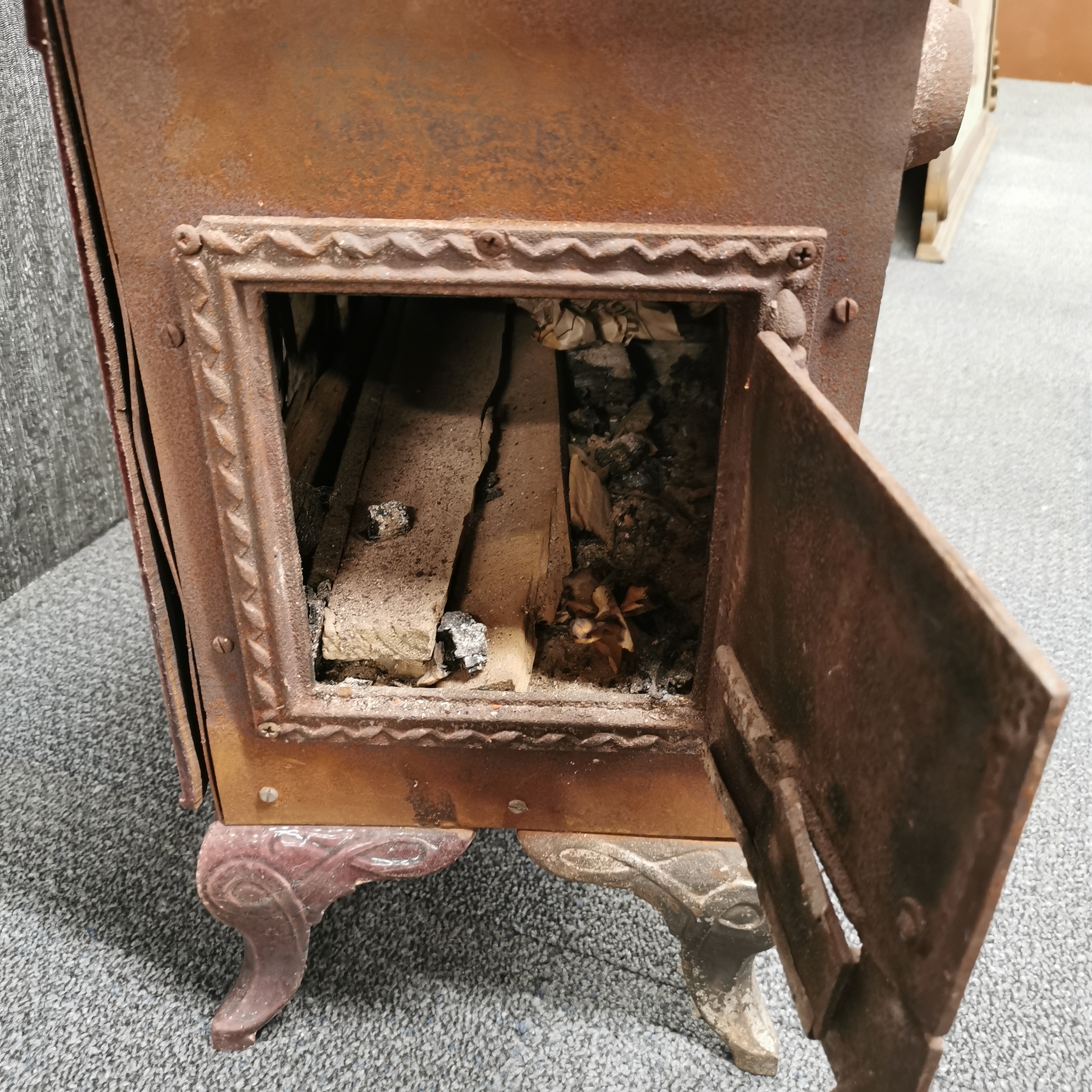 An antique French 'Phebus' enamelled wood burning stove, 50 x 55 x 38cm. - Image 6 of 6