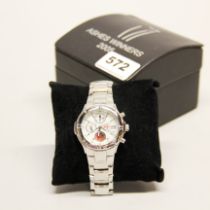 A gent's stainless steel 2005 cricket Ashes winners wristwatch.
