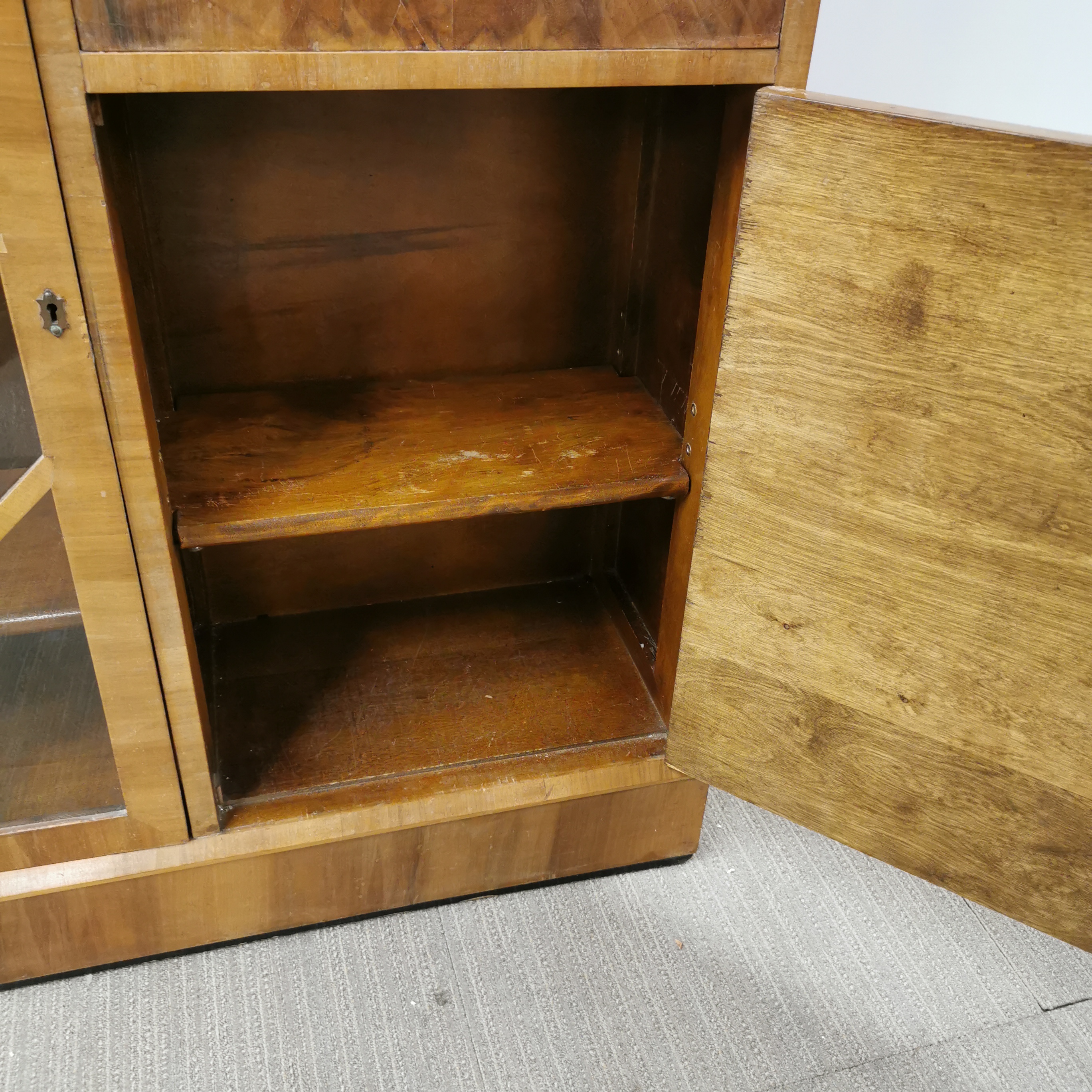 An Art Deco oak and glass display cabinet with two cupboard doors with interesting handles, 170 x 93 - Image 11 of 11