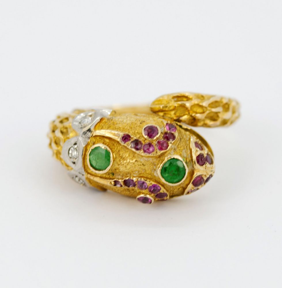 A specialist fine jewellery auction sale.