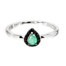 A 925 silver ring set with a pear cut emerald surrounded by black spinels, (P).