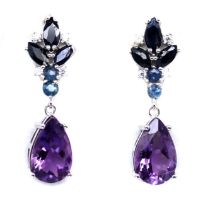 A pair of 925 silver drop earrings set with pear cut amethysts and sapphires, L. 3.4cm.