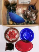 A box of mixed glassware, etc.