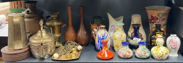 A collection of good ceramic items, tallest 21cm.