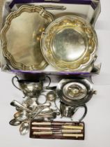 A quantity of silver plate.