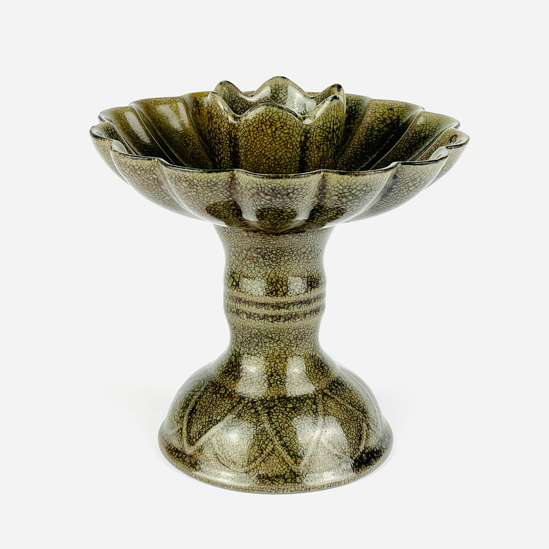 A Chinese crackle-glazed incense holder. H. 15cm. - Bild 2 aus 4