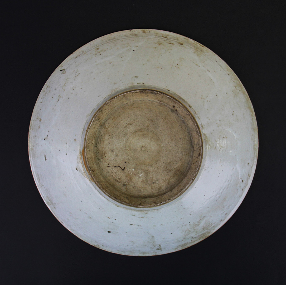 An 18th/ early 19th Century Chinese provincial bowl, Dia, 25.3cm. - Bild 2 aus 2