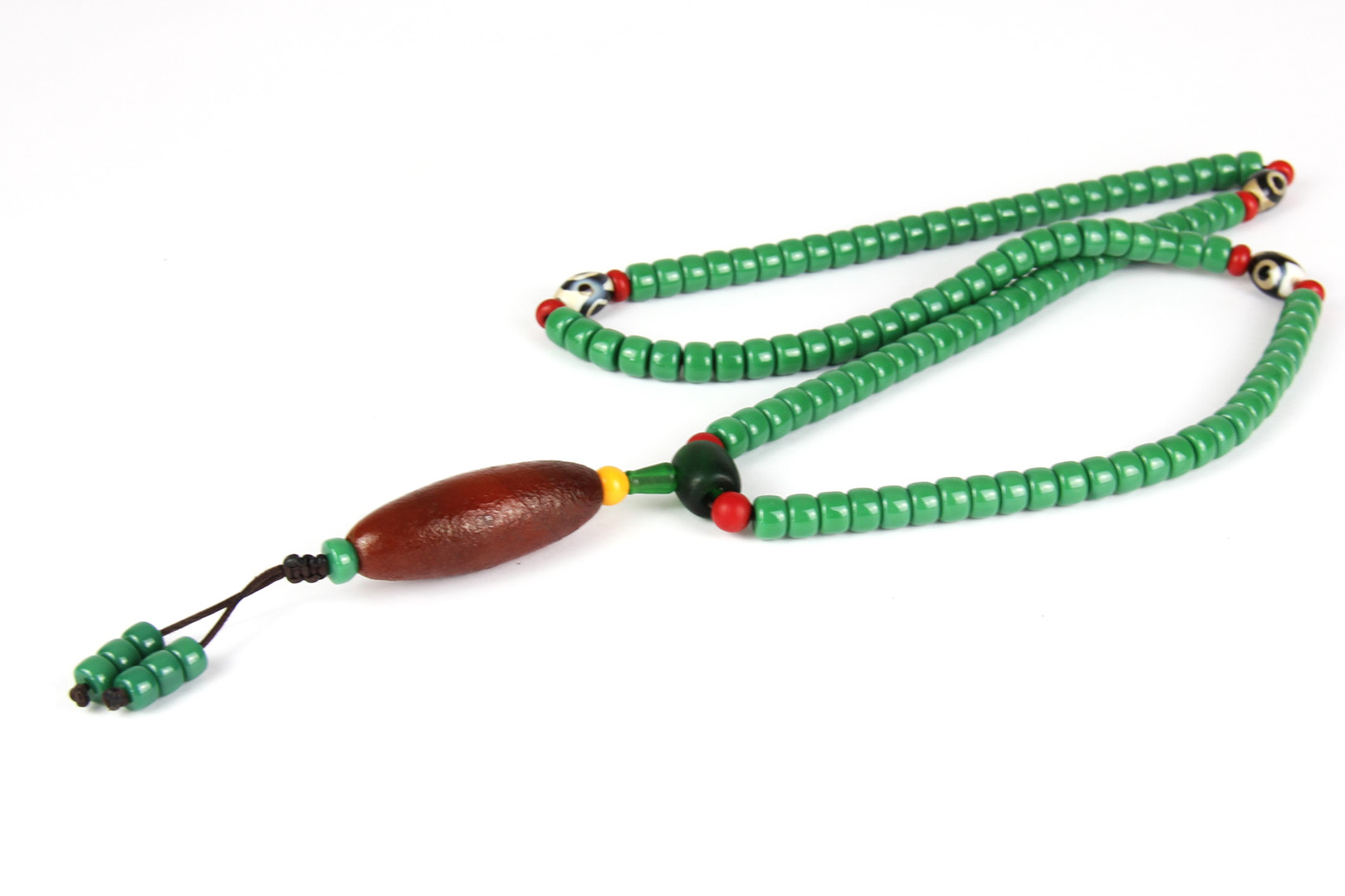 A string of Tibetan green glass prayed beads, folded L. 51cm. - Bild 5 aus 5