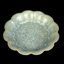 A Chinese lotus-shaped crackle glazed bowl. Dia. 19cm.