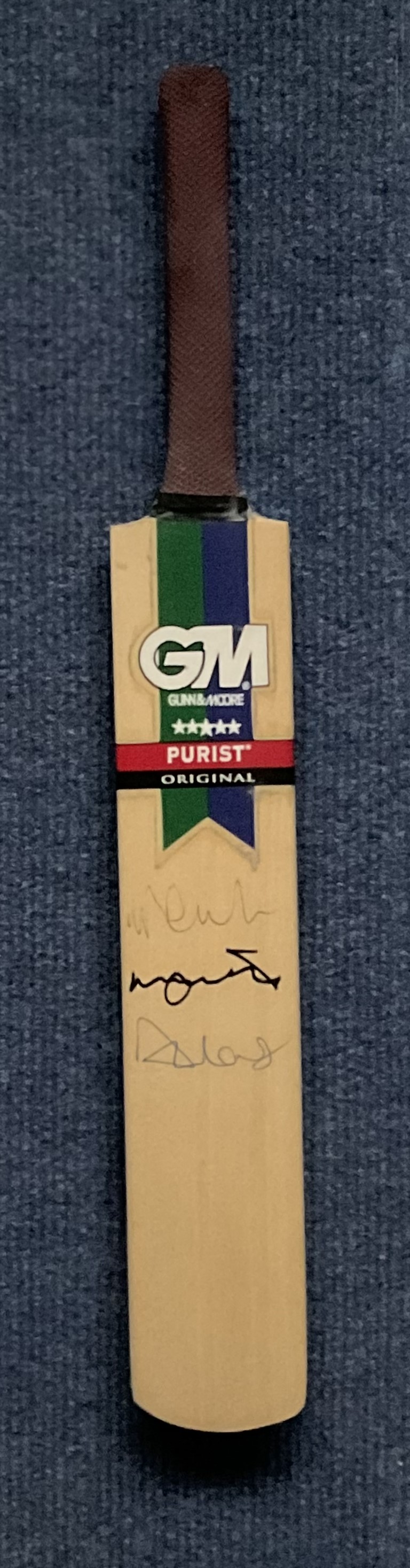 Michael Vaughan and Marcus Trescothick and 1 other Signed Gunn and Moore Small Cricket Bat. Good