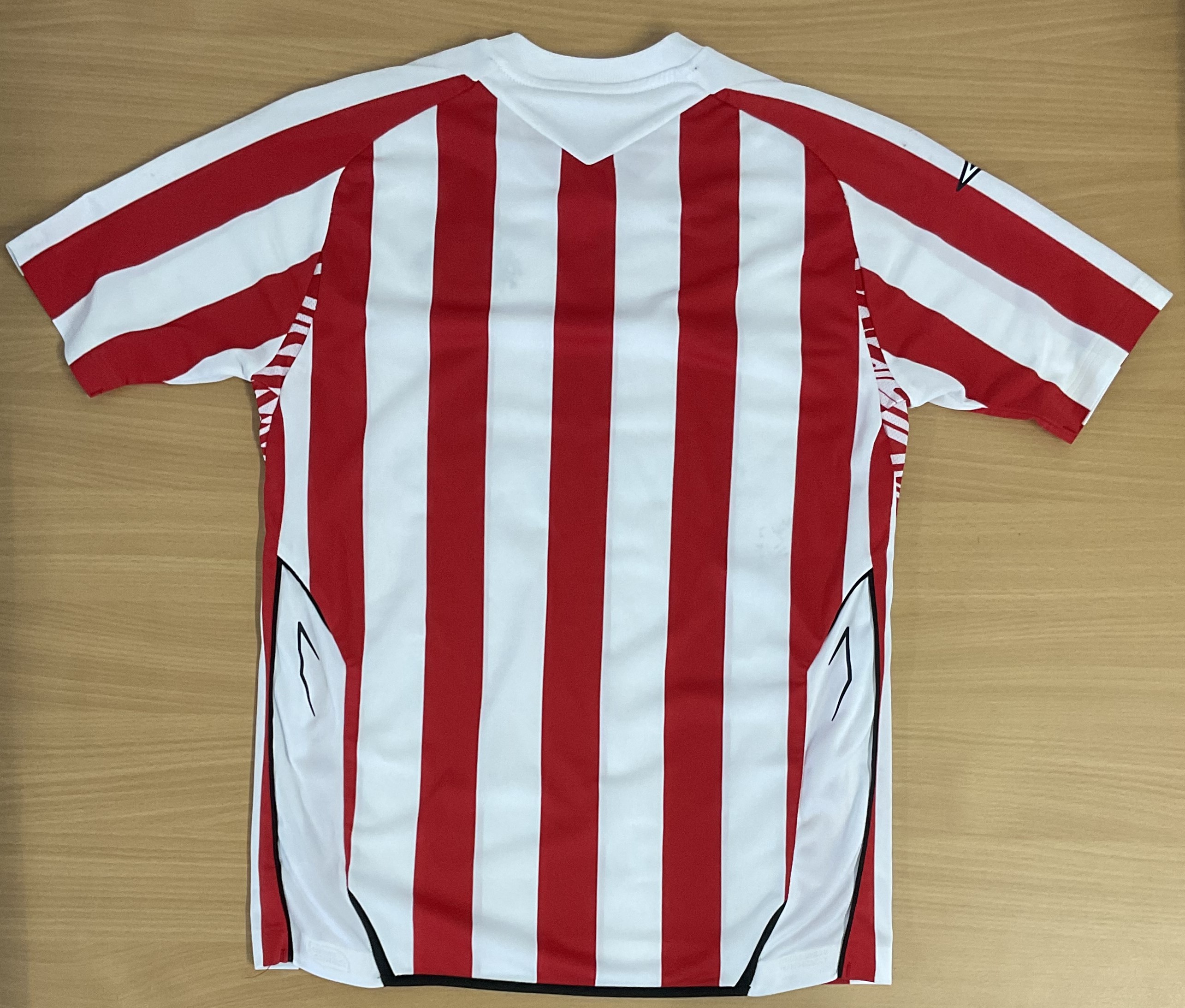 Former Sunderland Player Micky Horswill Signed Sunderland Home Replica Jersey. Signed in black - Image 3 of 3