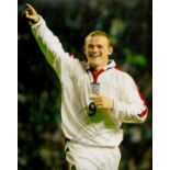 Wayne Rooney Signed 10x8 inch England FC Colour Photo. Good condition. All autographs come with a