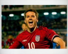 Former England FC Star Michael Owen Signed 10x8 inch Colour Photo. Good condition. All autographs