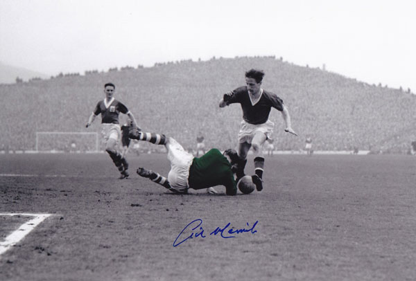 Autographed Gil Merrick 12 X 8 Photo - Colorized, Depicting A Superb Image Showing Birmingham City