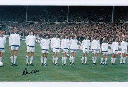 Autographed Allan Clarke 12 X 8 Photo - Col, Depicting A Superb Image Showing Leeds United Players
