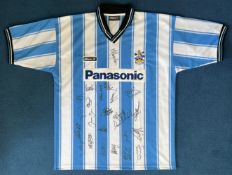 Football Huddersfield Town 23 Signed 1999-2000 Replica Home Jersey. Good condition. All autographs