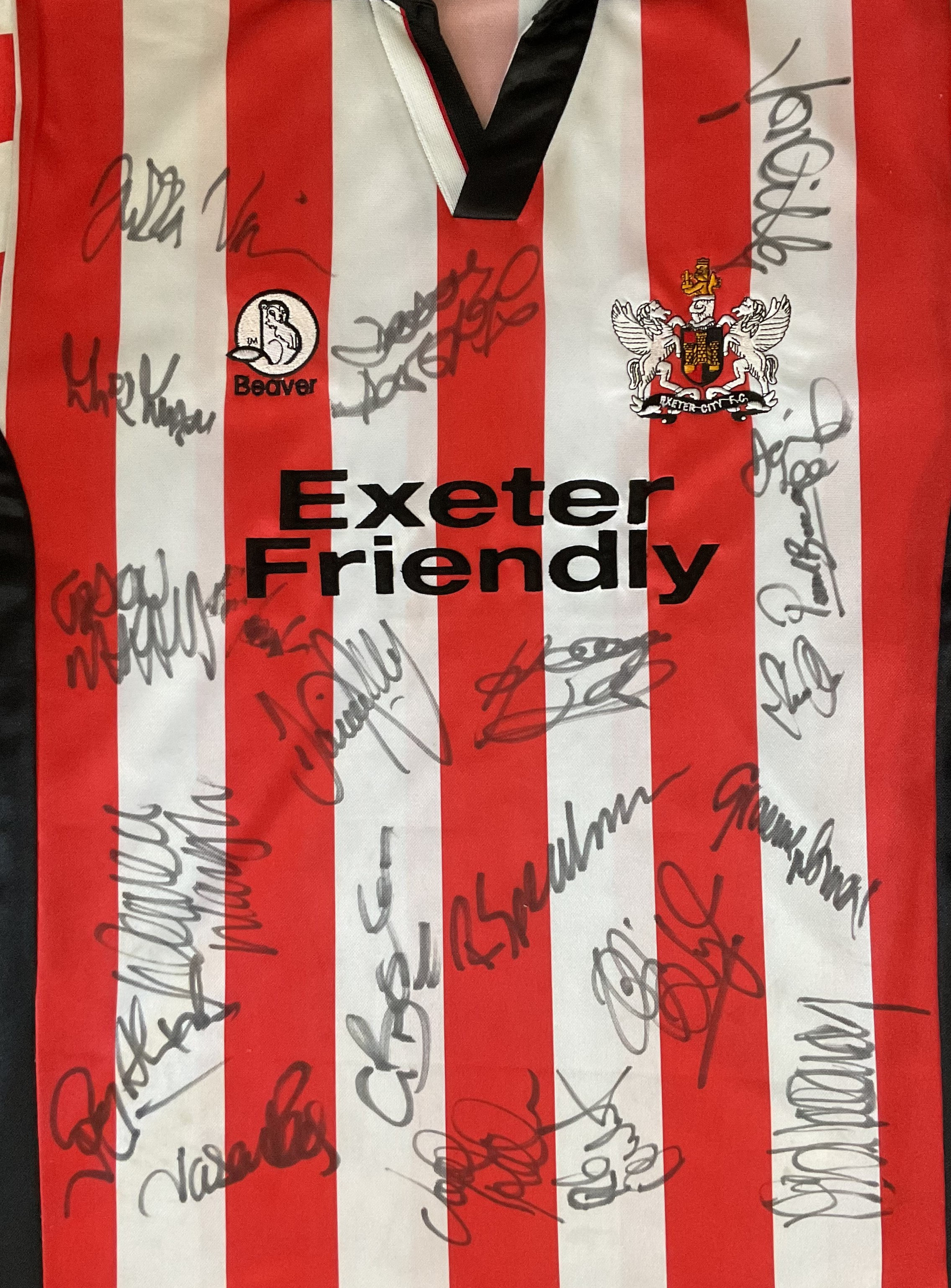 Football Exeter City FC 20 Signed 1999-2000 Replica Home Jersey. Good condition. All autographs come - Image 2 of 2