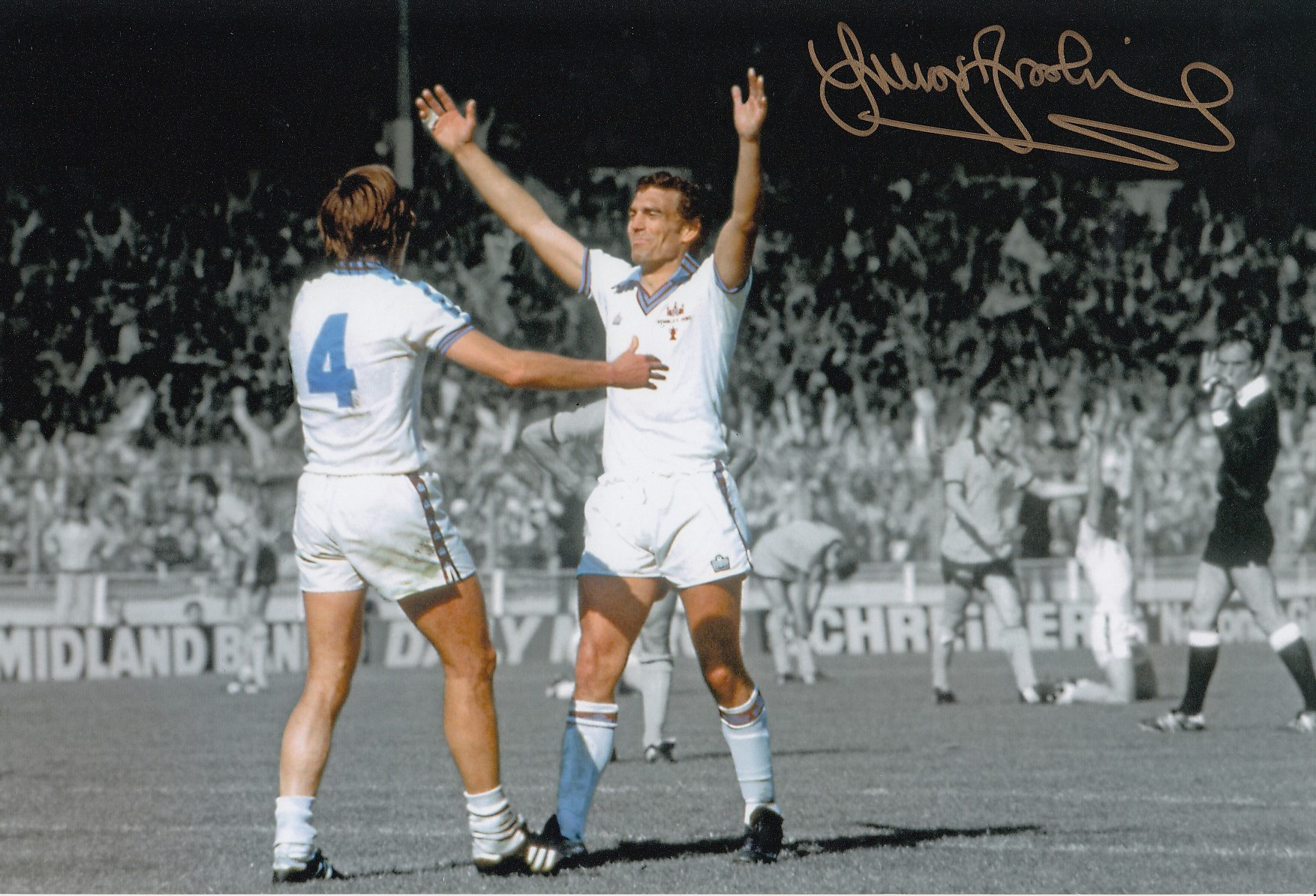 Autographed Trevor Brooking 12 X 8 Photo - Colz, Depicting A Wonderful Image Showing West Ham United