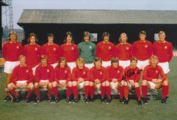 Autographed John Robertson 12 X 8 Photo : Col, Depicting Nottingham Forests Squad Of Players