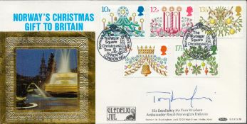Tom Vraalsen signed Norways Christmas gift to Britain FDC. 19/11/80 London WC postmark. All