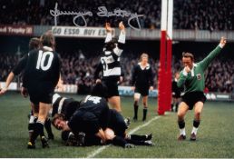 Football Autographed Fergus Slattery 12 X 8 Photo - Col, Depicting A Superb Image Showing Irelands