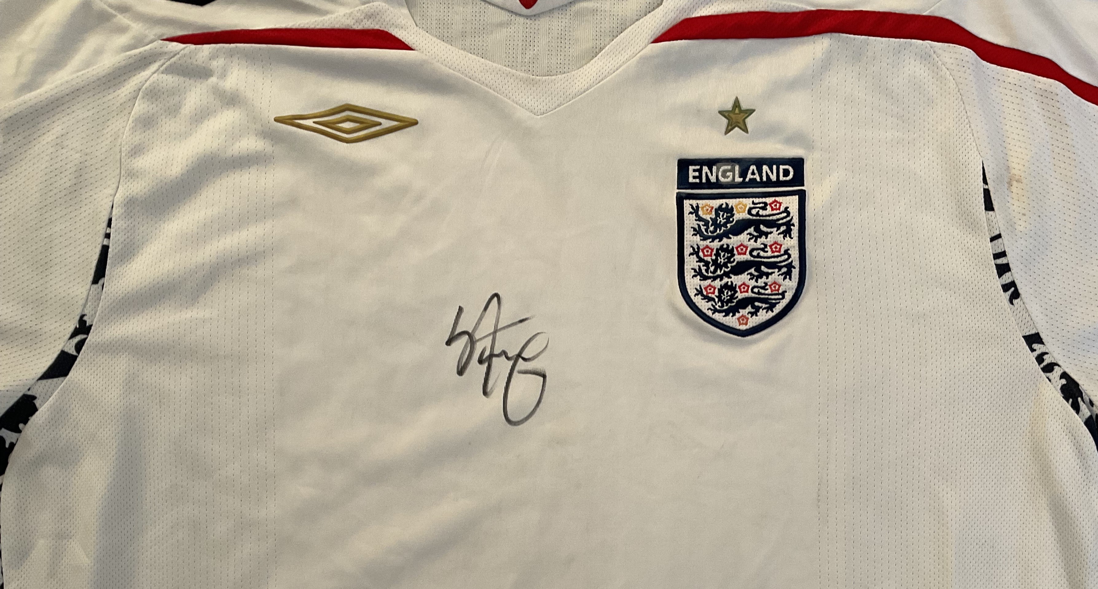 Former England Defender Ledley King Signed XXL 2007-2009 Replica England Home Jersey. Signed in - Image 2 of 2