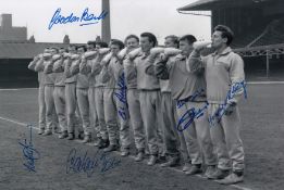 Football autographed Leicester City 12 X 8 Photo B/W, Depicting A Superb Image Showing Players