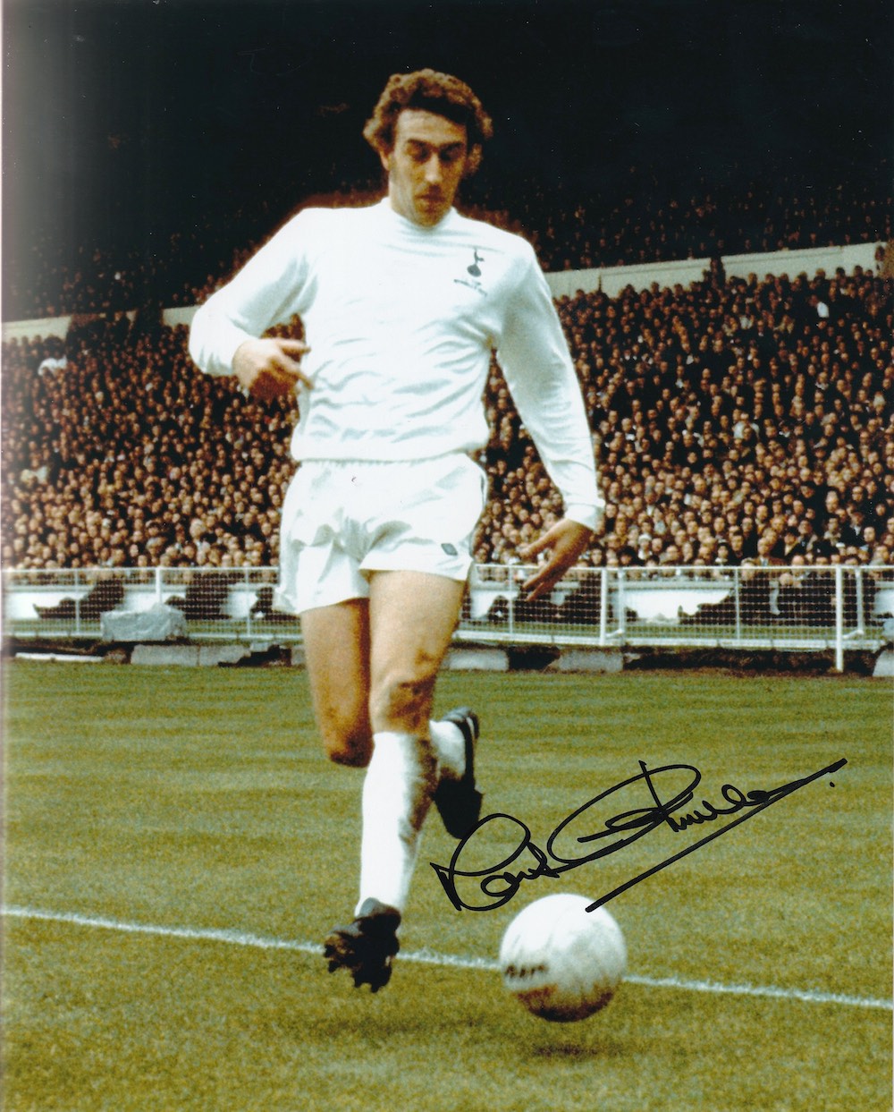 Martin Chivers Former Tottenham Footballer 10x8 inch Signe d Photo. Good Condition. All autographs