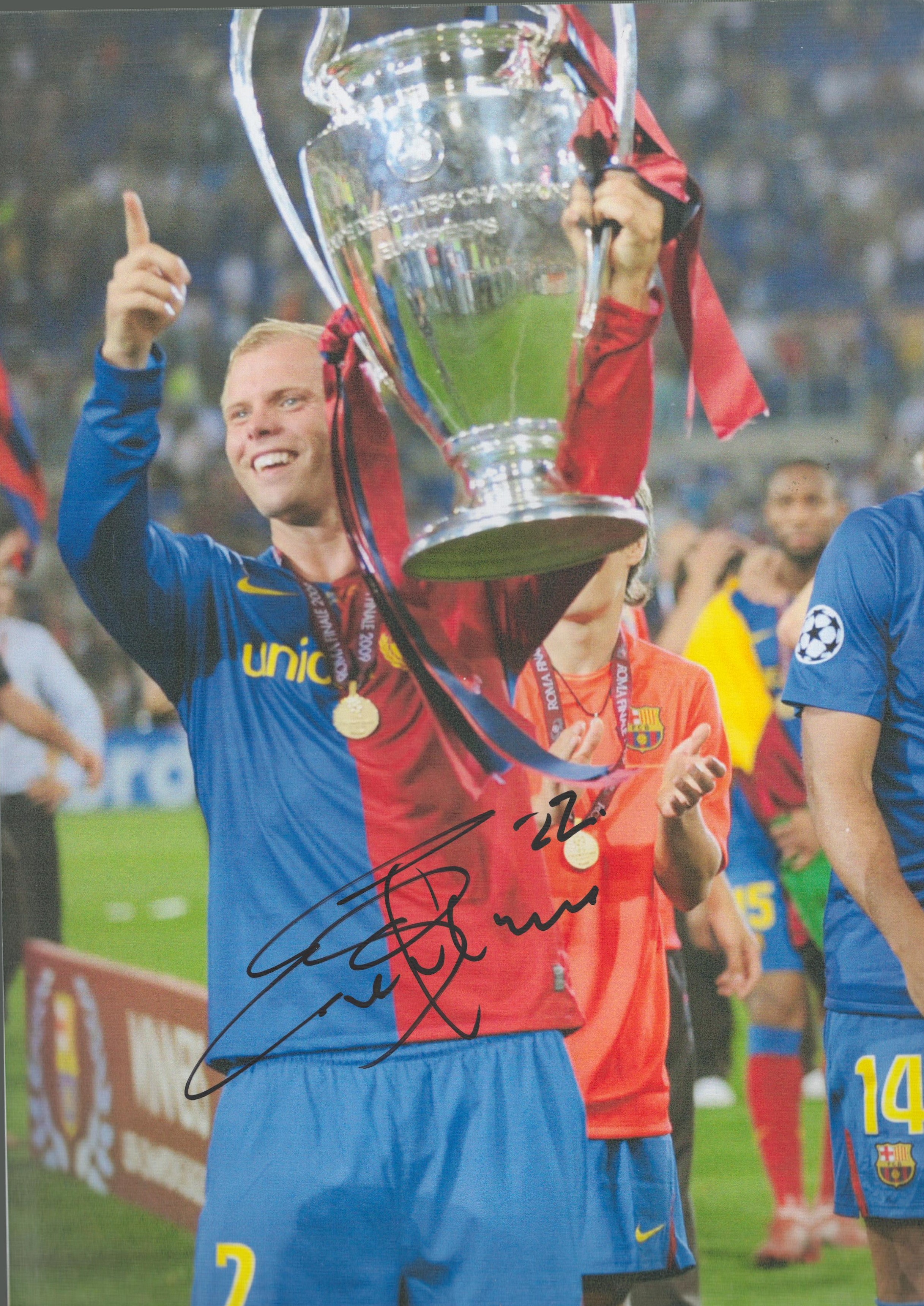 Football Eidur Gudjohnsen signed Barcelona 12x8 colour photo. Good Condition. All autographs come