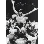 Boxing Leon Spinks signed 16x12 black and white photo pictured after his shock victory over Muhammad