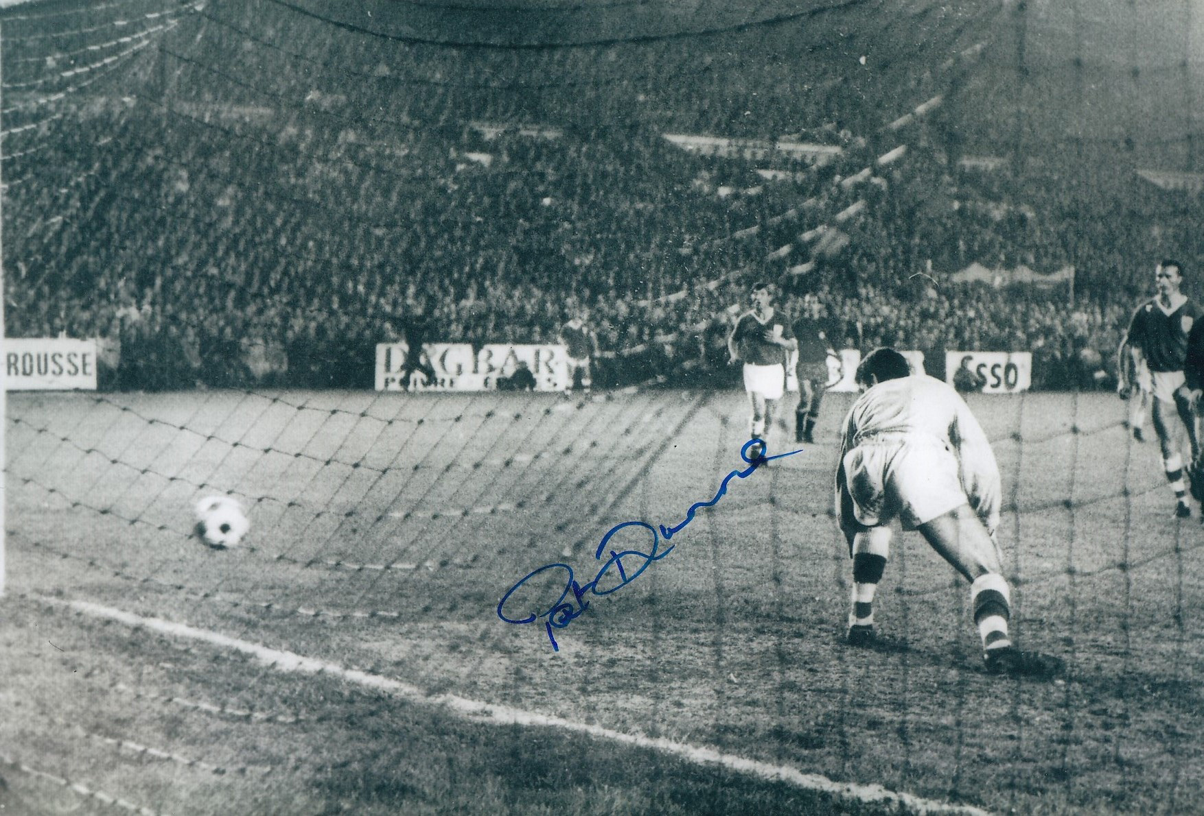 Autographed Pat Dunne 12 X 8 Photo : B/W, Depicting Irish Goalkeeper Pat Dunne Looking On As Jose