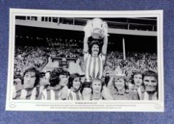 Bobby Kerr signed 16x12 Sunderland 1973 FA Cup black and white print. Captain Bobby Kerr holds aloft