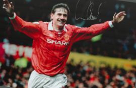 Football Andrei Kanchelskis signed 16x12 colour photo pictured celebrating while playing for