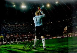 Football Oliver Kahn signed Bayern Munich 12x8 colour photo. Good Condition. All autographs come