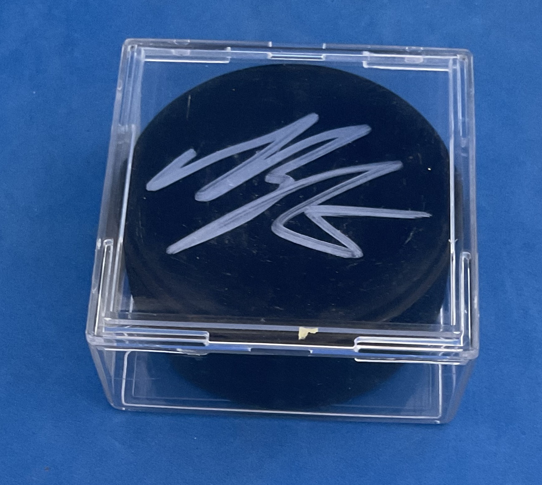 American Ice Hockey Player Magnus Paajarvi Signed Official NHL Puck. Signed in silver ink. Housed in - Image 2 of 2