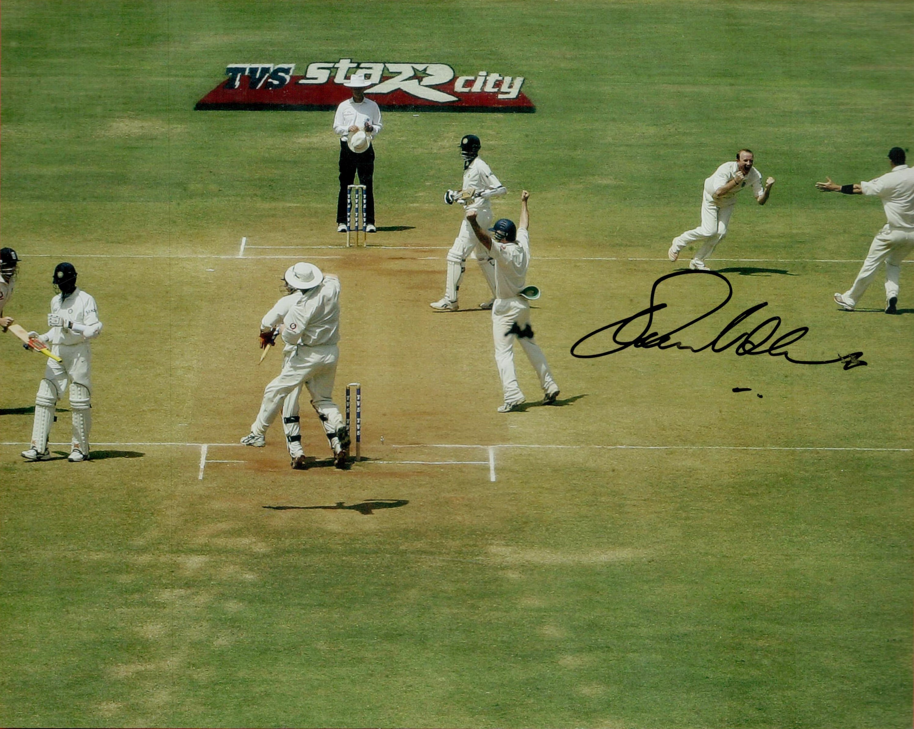 England Cricketer Shaun Udal Signed 10x8 inch Colour Test Cricket Photo. Good condition. All