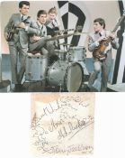 The Searchers 1960s Band Fully Signed Vintage Album Page By Mike Pender, Chris Curtis (1941-2005),