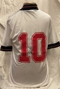 Football Gary Lineker signed England replica vintage football shirt size medium. Good Condition. All