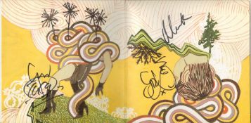 Music, Feeder multi-signed 45 RPM single with vinyl disc included. Signed by members of the band