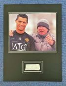 Football, Alex Ferguson matted 16x12 inch signature piece featuring a colour photograph of